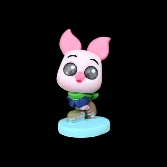 Disney Doorables: Let’s Go Series Figurine – Snowy Getaway – Piglet - Picture 1 of 4